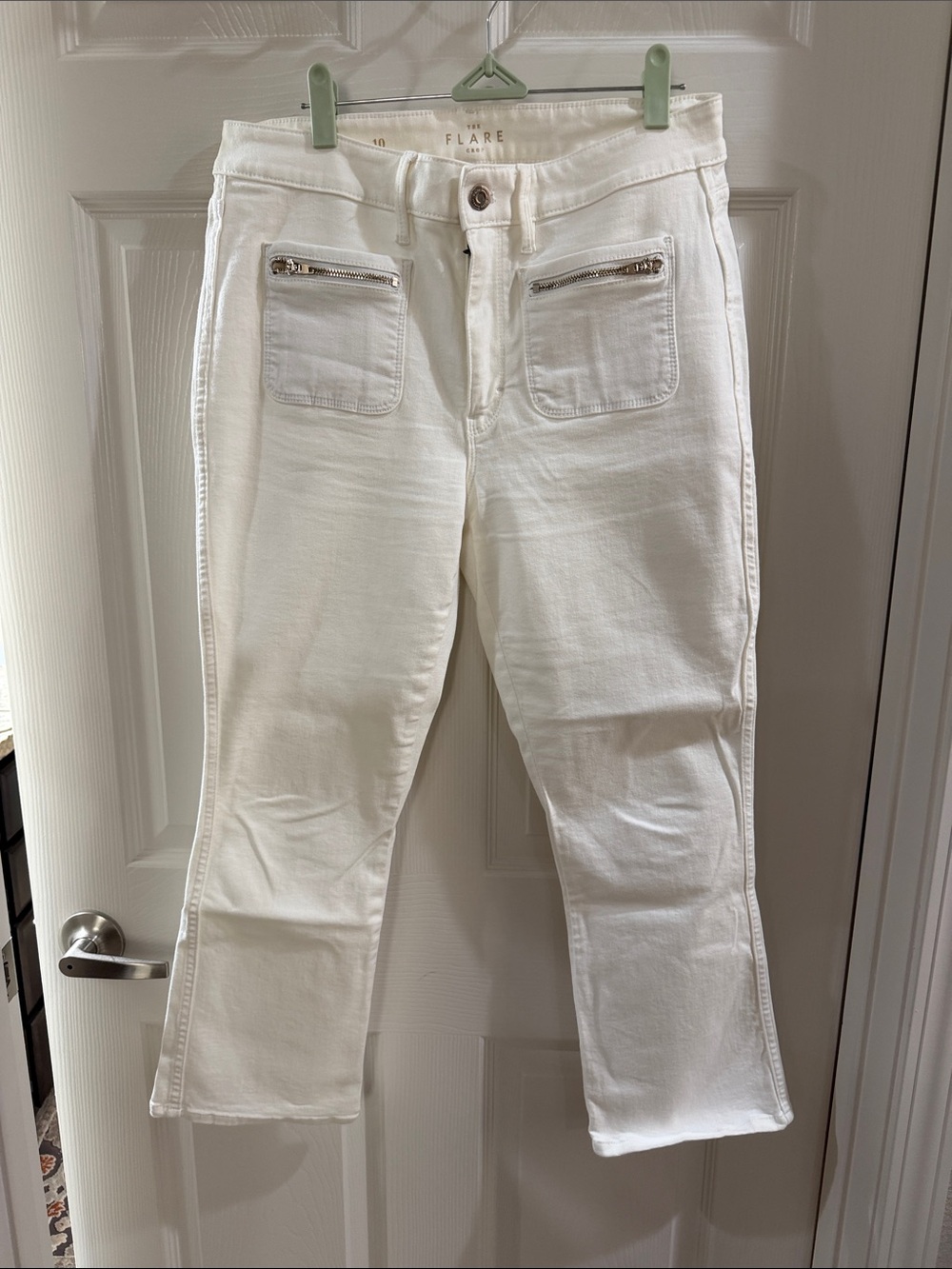 White Women’s Cropped Jeans with Subtle Flare and Front Zip Pockets